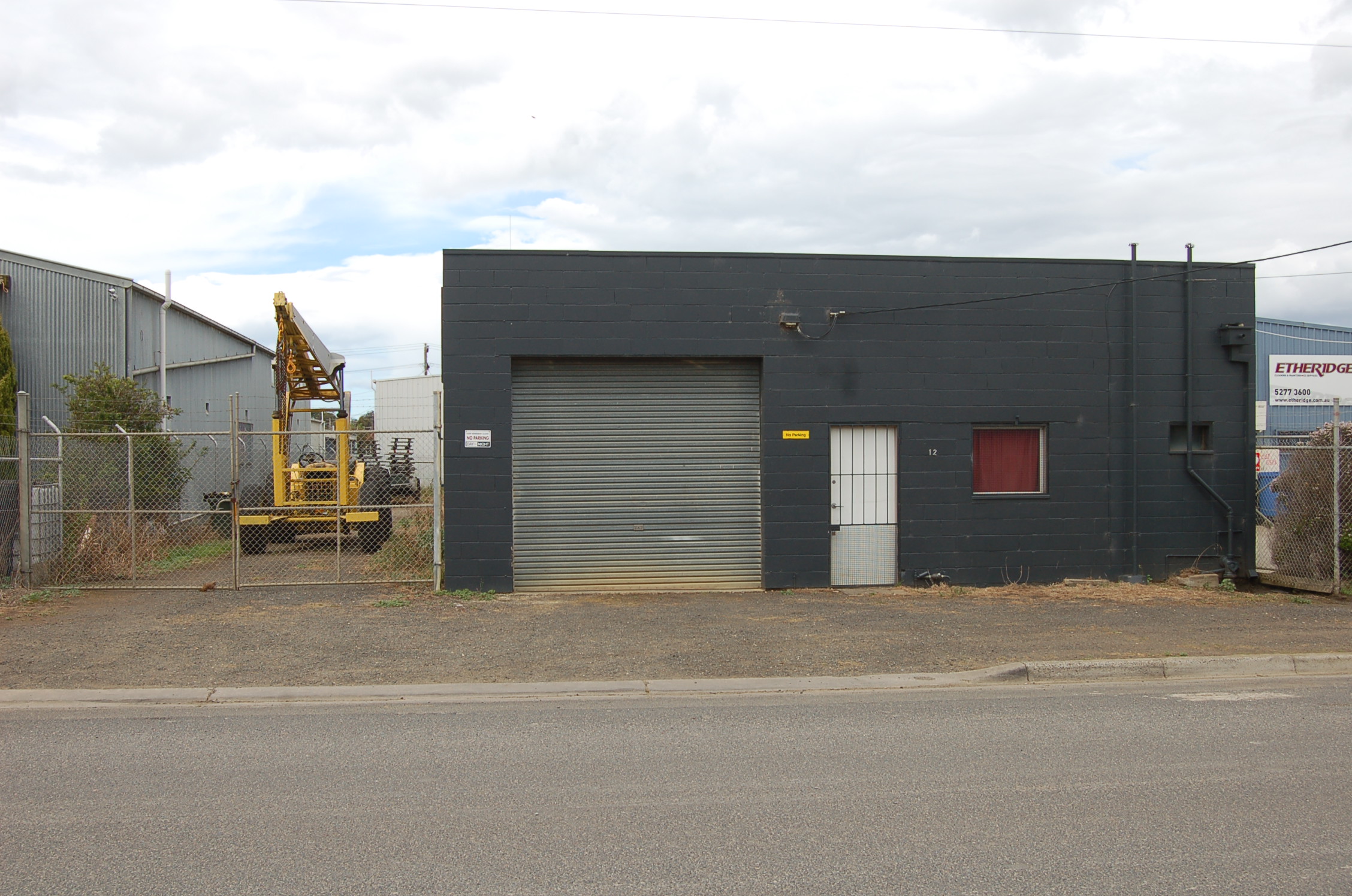 12 Seaside Parade, NORTH GEELONG, North Geelong - Thumbnail 2
